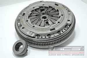 Zestaw sprzęgła +koło zamachowe dwumasowe AUDI A3 1.8 T 110KW 1998-2003